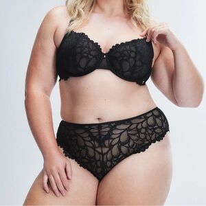 NWOT SavagexFenty Sorry Not Sorry Lace Lingerie Set